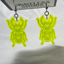 Load image into Gallery viewer, Pretty Beetles Earrings
